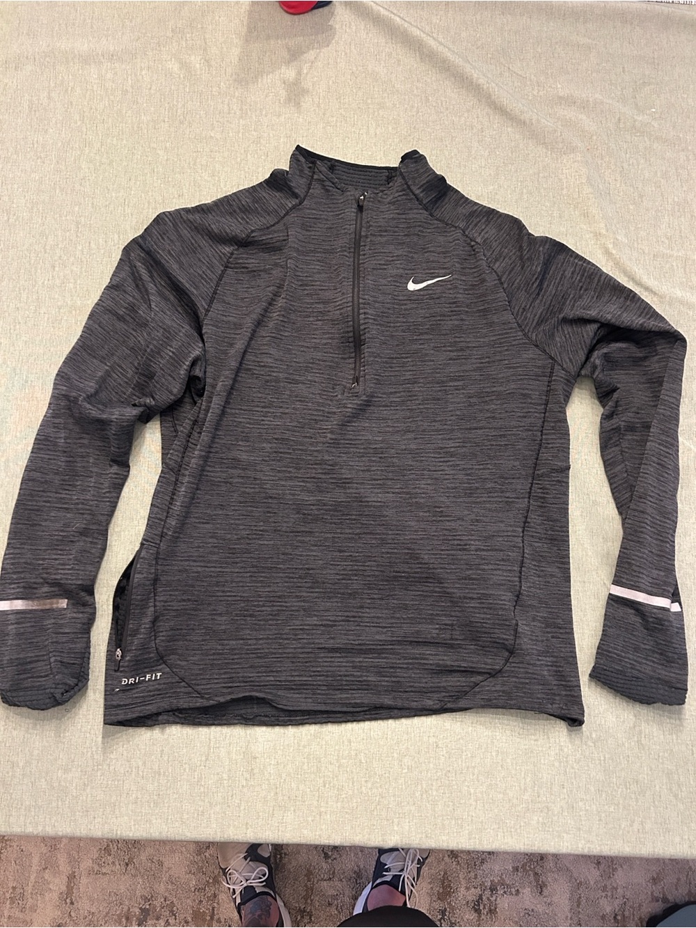 Nike Men’s Dark Gray Quarter-Zip Dri-FIT Pullover